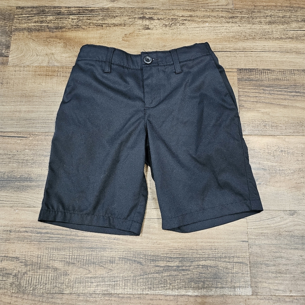 Under Armour Golf Shorts | Size 8 | Black | Great Condition